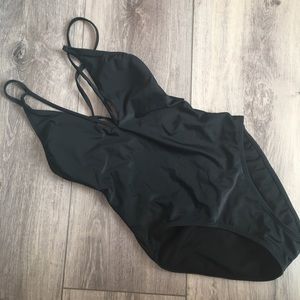 Black classic one piece swimsuit sz small